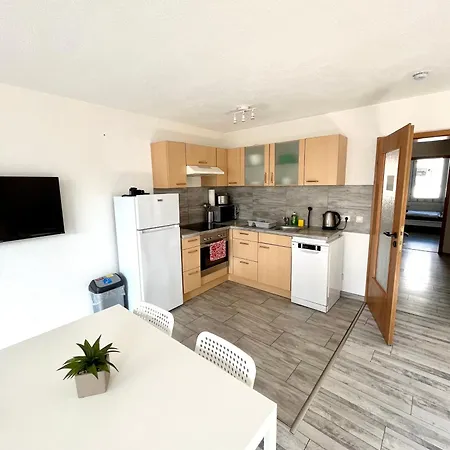 Apartment Audi - Neckarsulm - Bad - Kueche - Balkon - 4 Personen