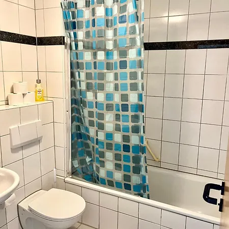 Apartmán Audi - Neckarsulm - Bad - Kueche - Balkon - 4 Personen *