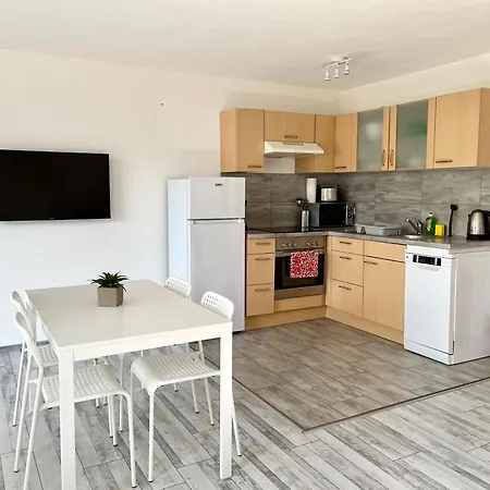 Audi - Neckarsulm - Bad - Kueche - Balkon - 4 Personen Apartmán Bad Friedrichshall