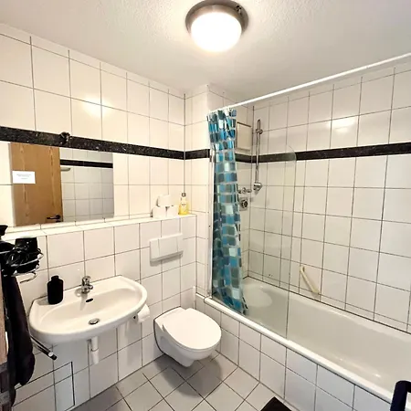 Audi - Neckarsulm - Bad - Kueche - Balkon - 4 Personen Apartment